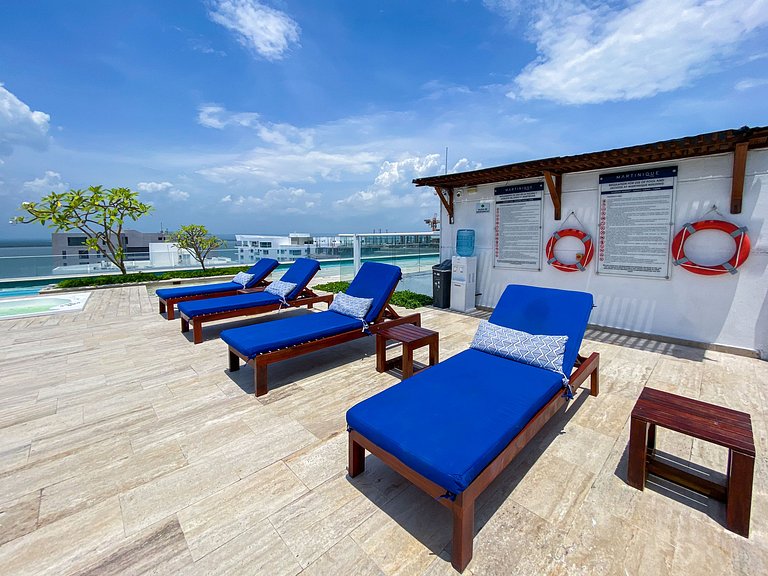1 Quarto com jacuzzi privativo. Vista para o mar e para a la