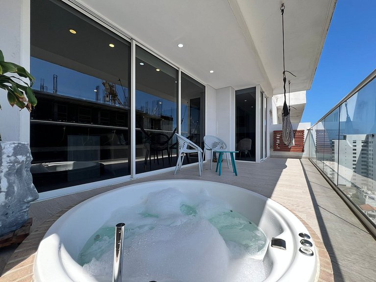 1 Quarto com jacuzzi privativo. Vista para o mar e para a la