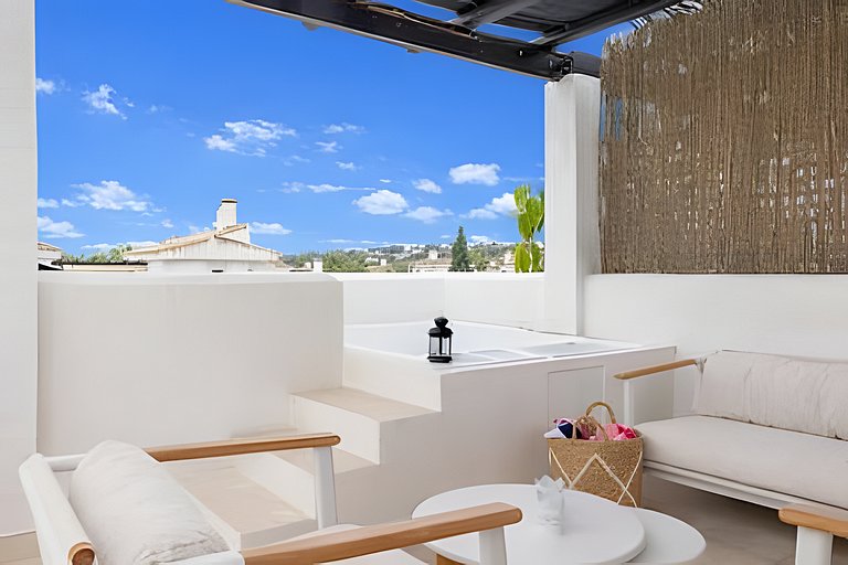 Duplex 2 dormitorios Marbella. Jacuzzi privado