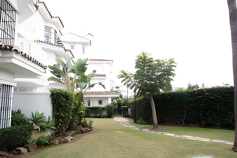 Two-bedroom duplex in Marbella with a private jacuzzi