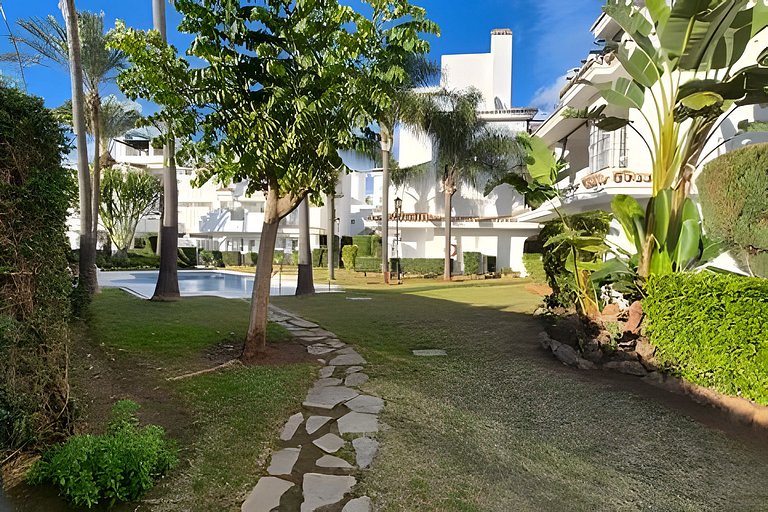 Two-bedroom duplex in Marbella with a private jacuzzi