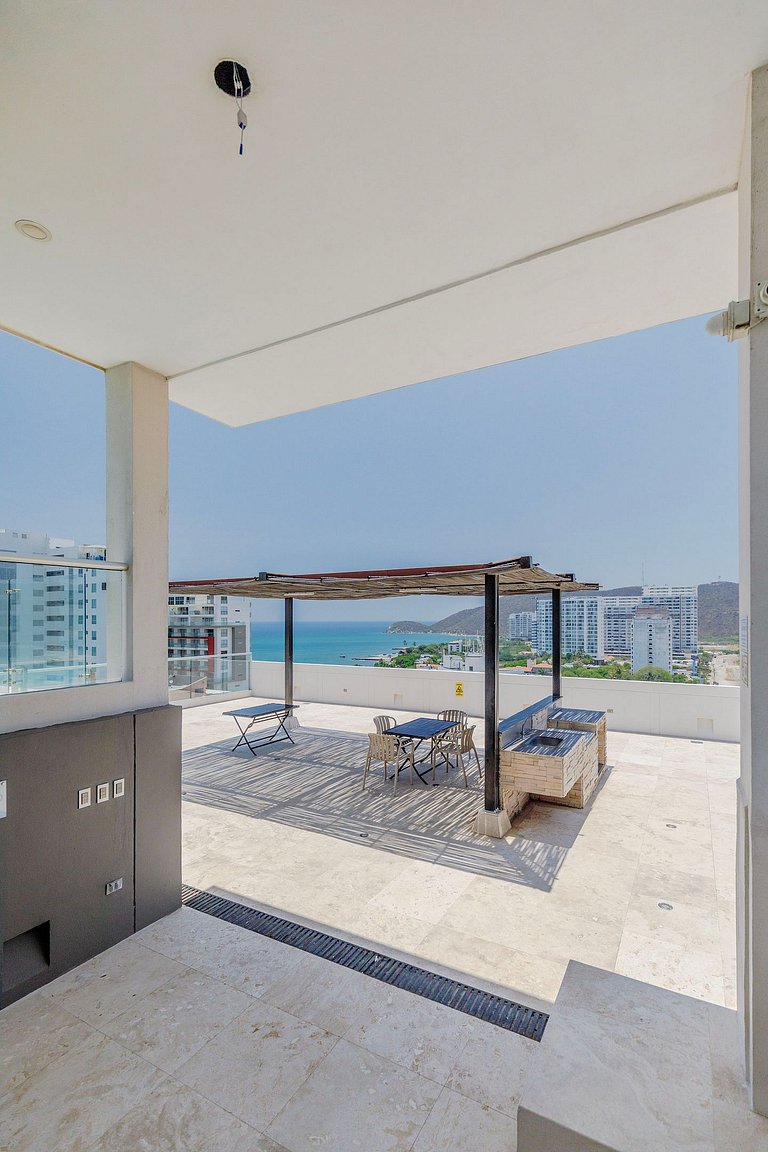 2 Dormitorios, terraza y vista al mar Caribe