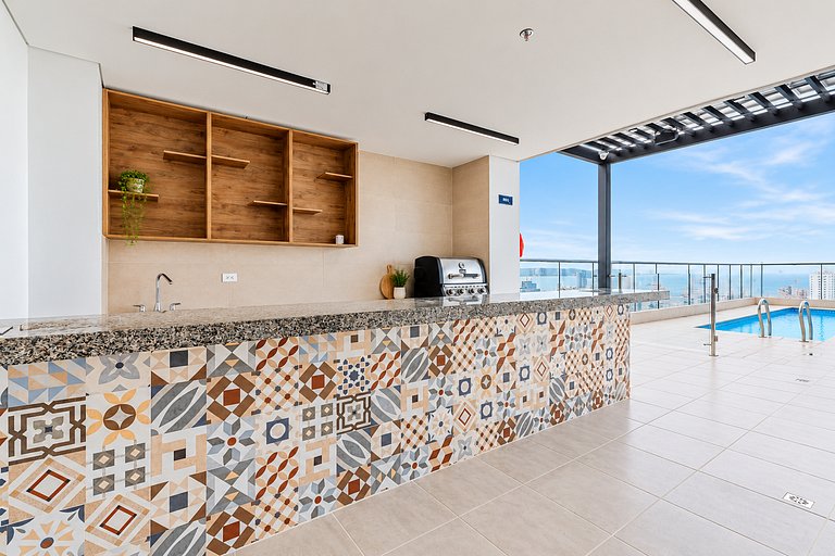3 Bedrooms and views. Salguero Beach with Pool
